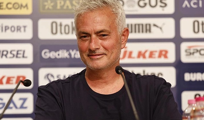 Trận ra mắt sân nhà của Mourinho, Fenerbahçe thể hiện quyết tâm cao độ.