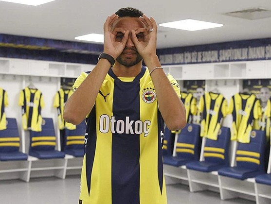 Fenerbahçe vừa bổ sung các cầu thủ chất lượng và hai tiền đạo chủ chốt có thể sẽ có trận ra mắt đầu tiên.